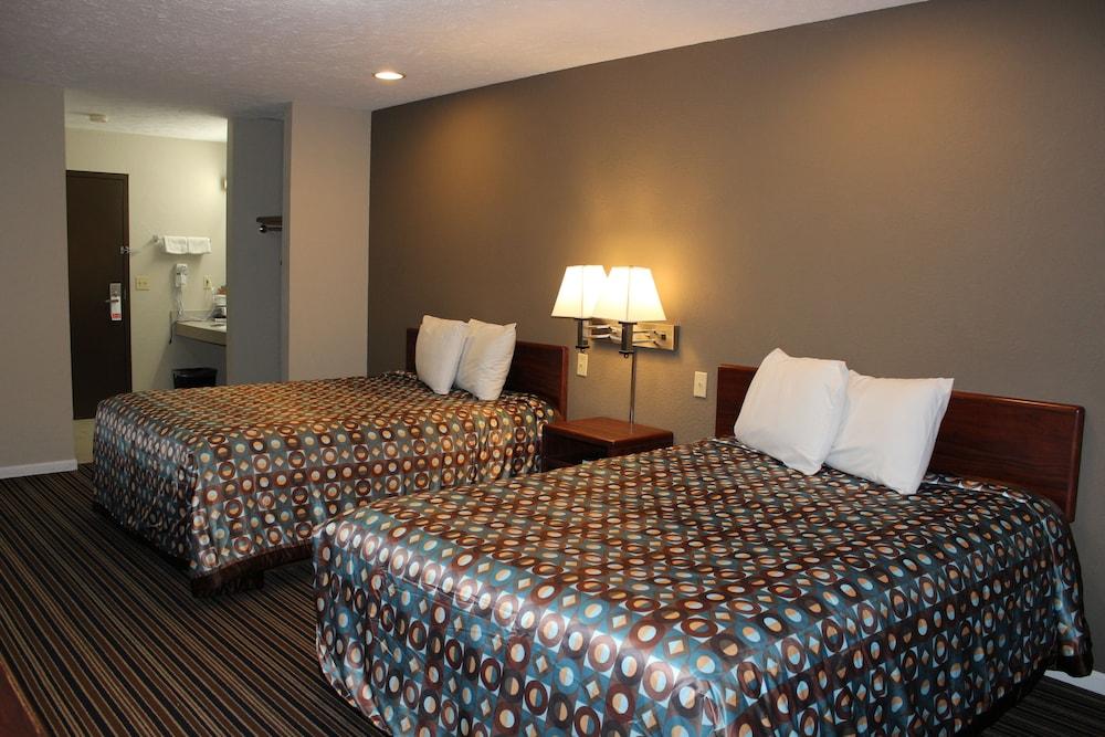 Super 8 by Wyndham Missouri Valley photo 22