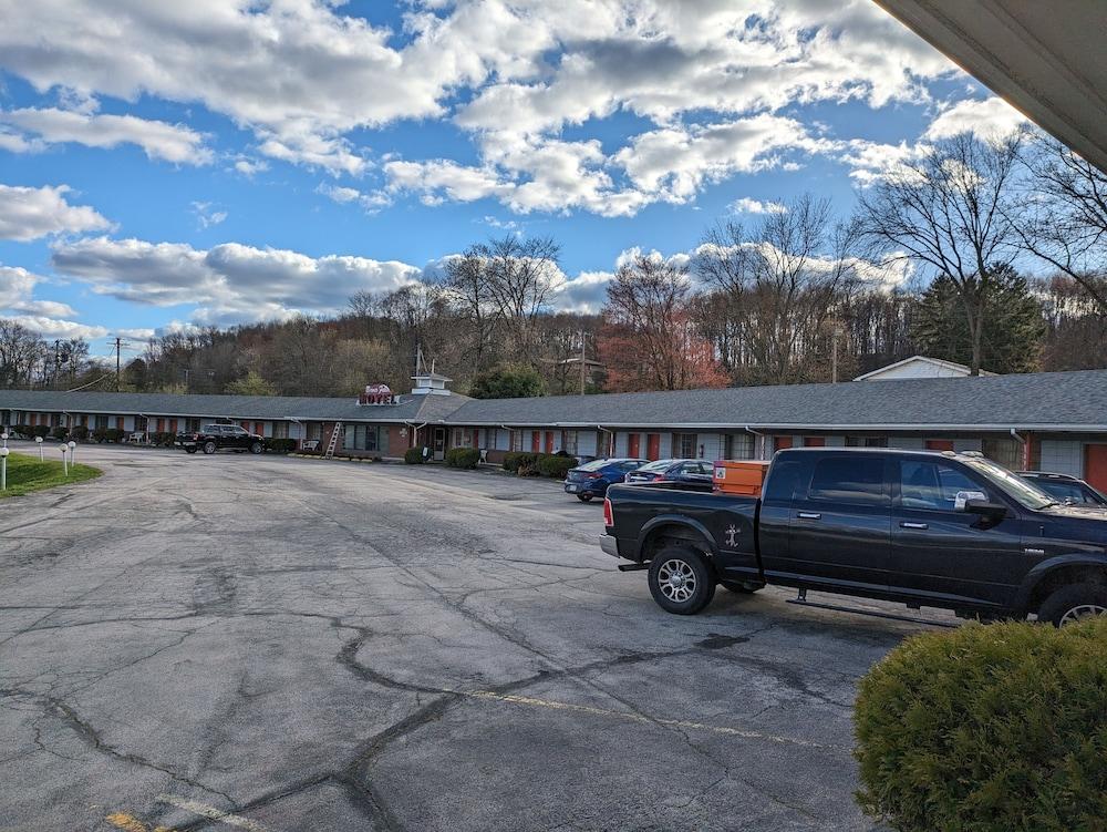 Beaver Falls Motel photo 8