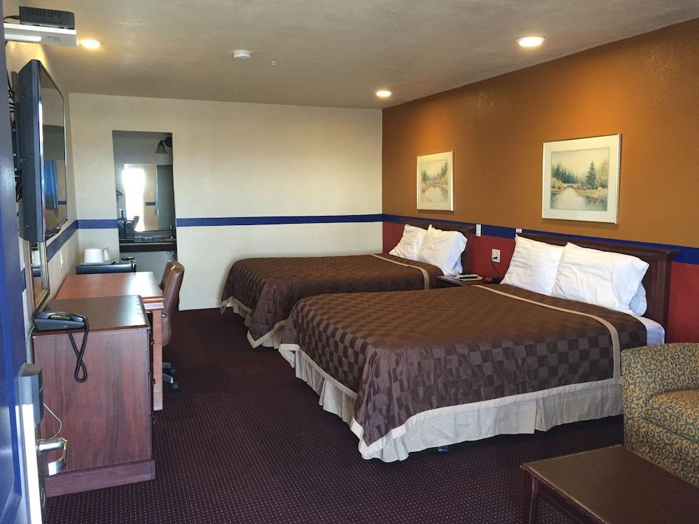 Country Manor Motel Watkins photo 8