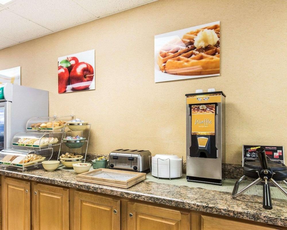 Quality Inn photo 52