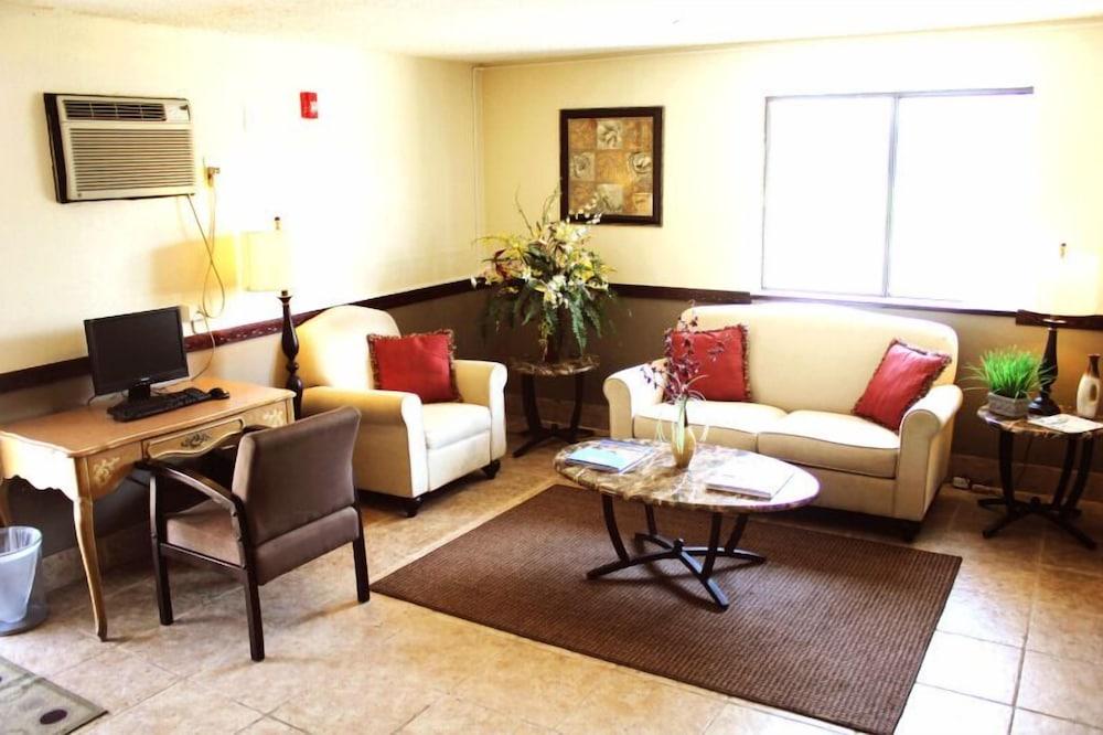 The Lodge at Pensacola photo 2