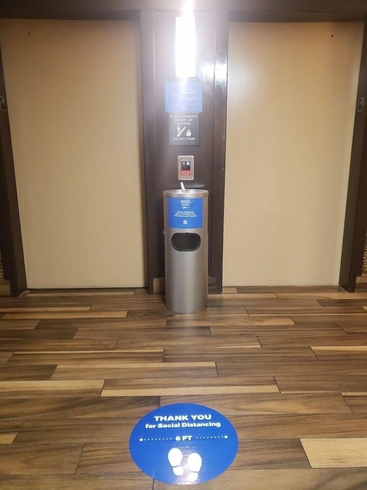 Hampton Inn Clackamas photo 7