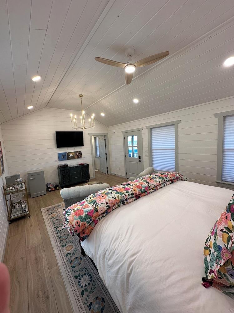 Laurel Court Cottages photo 32