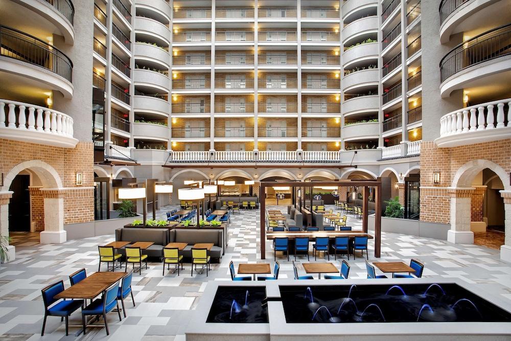 Embassy Suites by Hilton Orlando International Dr Conv Ctr photo 2