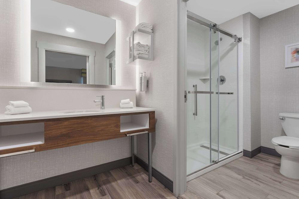 Hampton Inn & Suites Lincoln - Northeast I-80 photo 33
