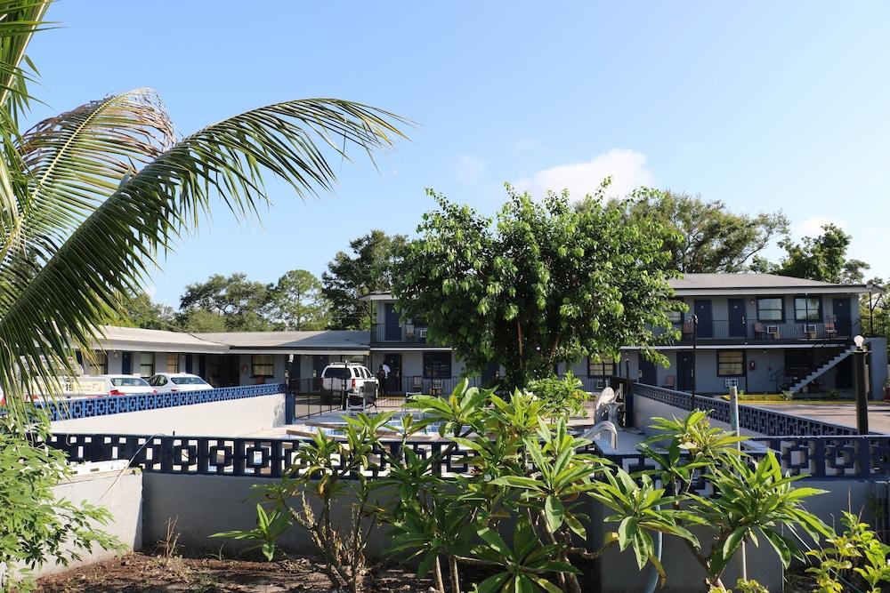Dunedin Cove Motel photo 27