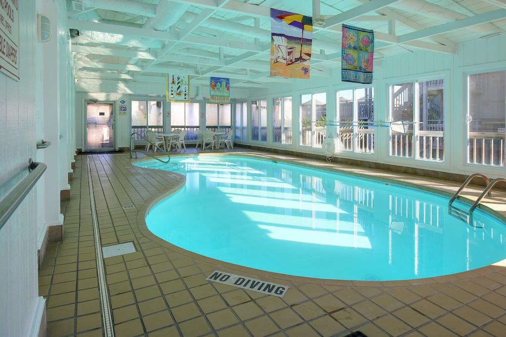 Outer Banks Beach Club photo 36