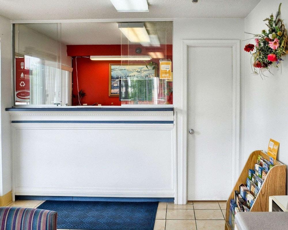 Econo Lodge Ruther Glen photo 4