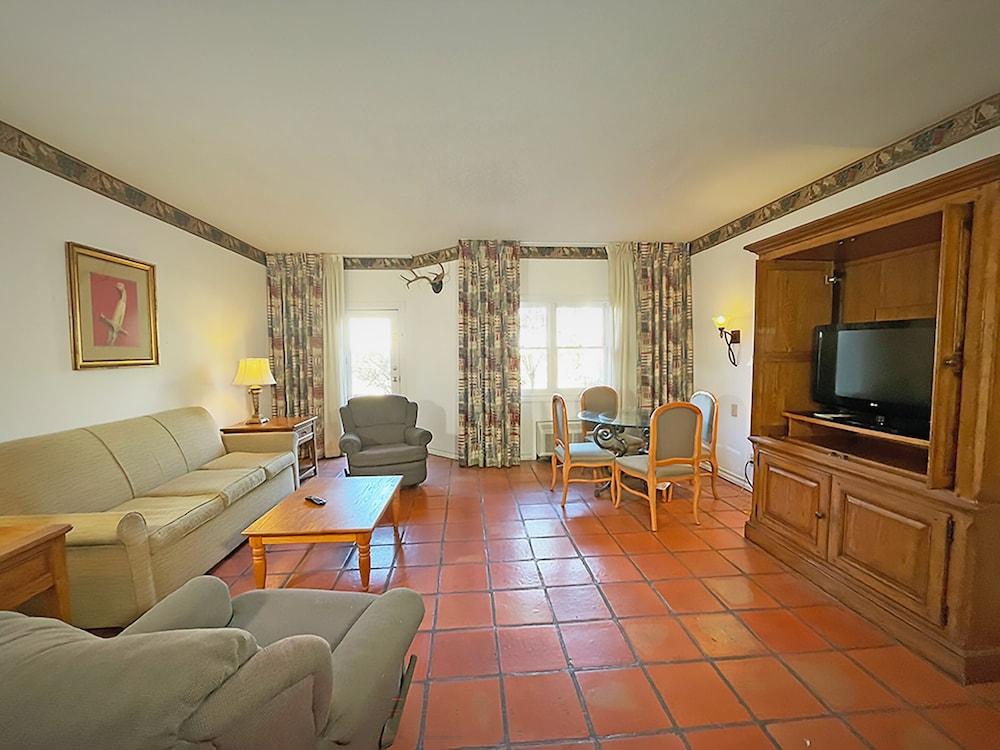 Y O Ranch Hotel photo 21