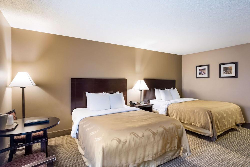 Quality Inn I-70 Near Kansas Speedway photo 22