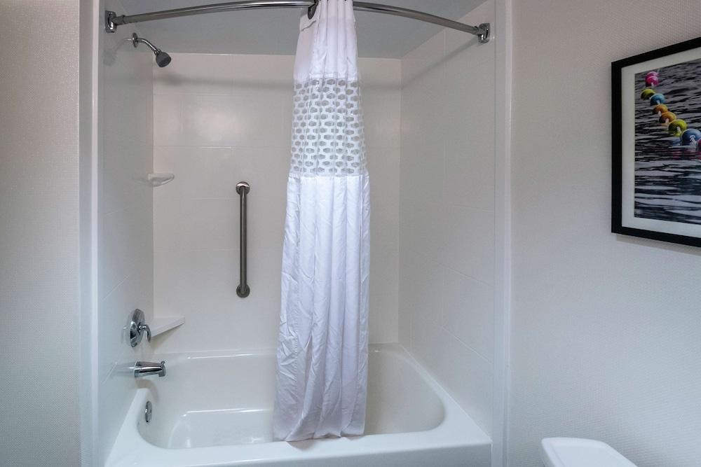 Hampton Inn Gainesville photo 8