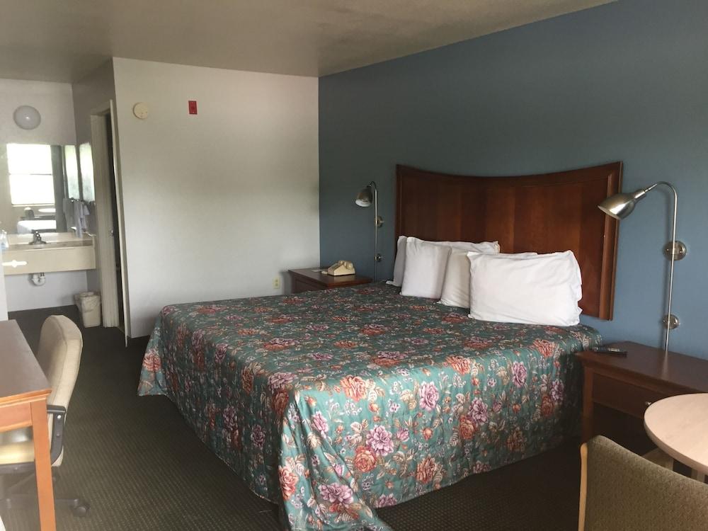 Sunset Inn photo 4