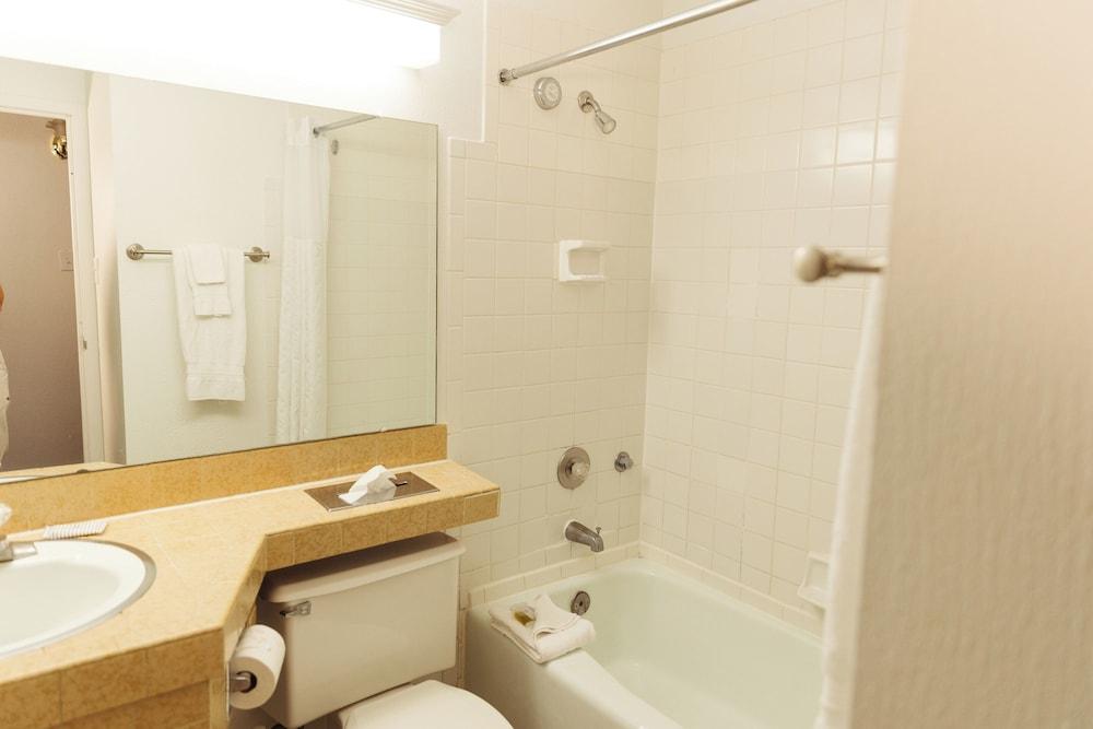 The Boulder Broker photo 27