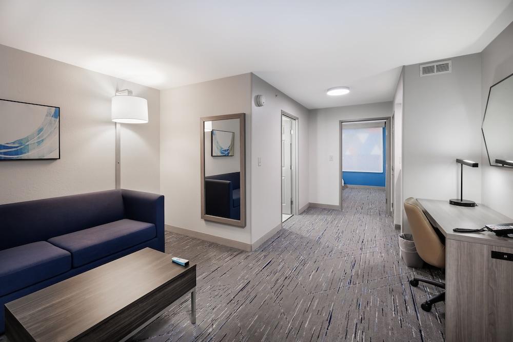 Holiday Inn Express & Suites Zion by IHG photo 3