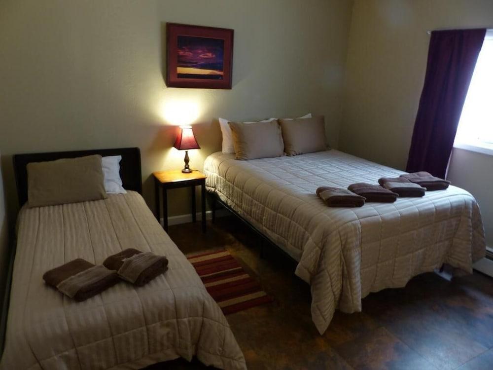 Bent Prop Inn & Hostel Downtown photo 20