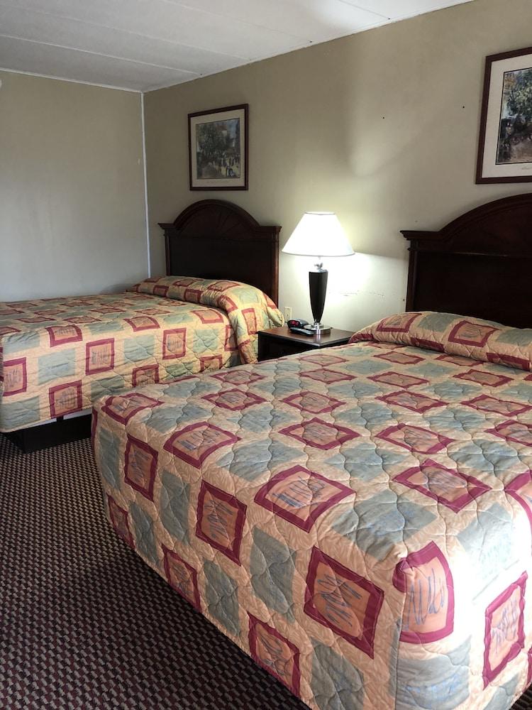 Rodeway Inn South Point photo 7