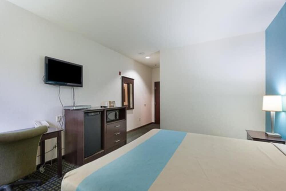 Budget Inn and Suites photo 17
