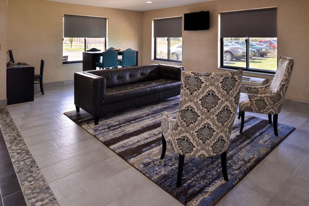 Quality Inn & Suites Brandenburg - Fort Knox photo 30