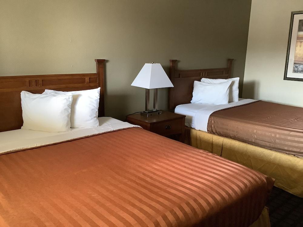 Silver Spur Vintage Inn & Suites photo 16