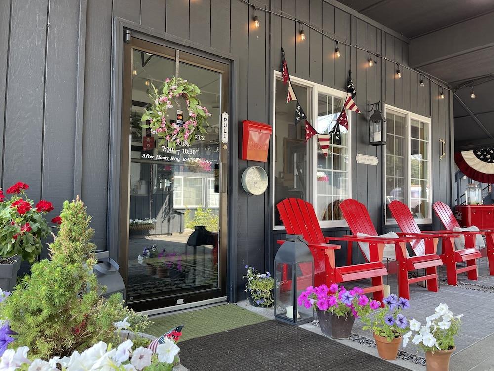 Chalet Motel Whitefish — hotel in Whitefish
