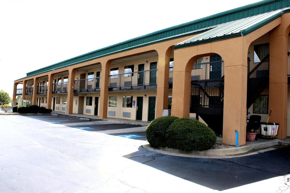 Quality Inn & Suites Dublin photo 46