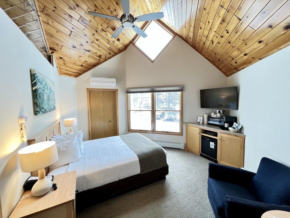Bluefin Bay on Lake Superior photo 21