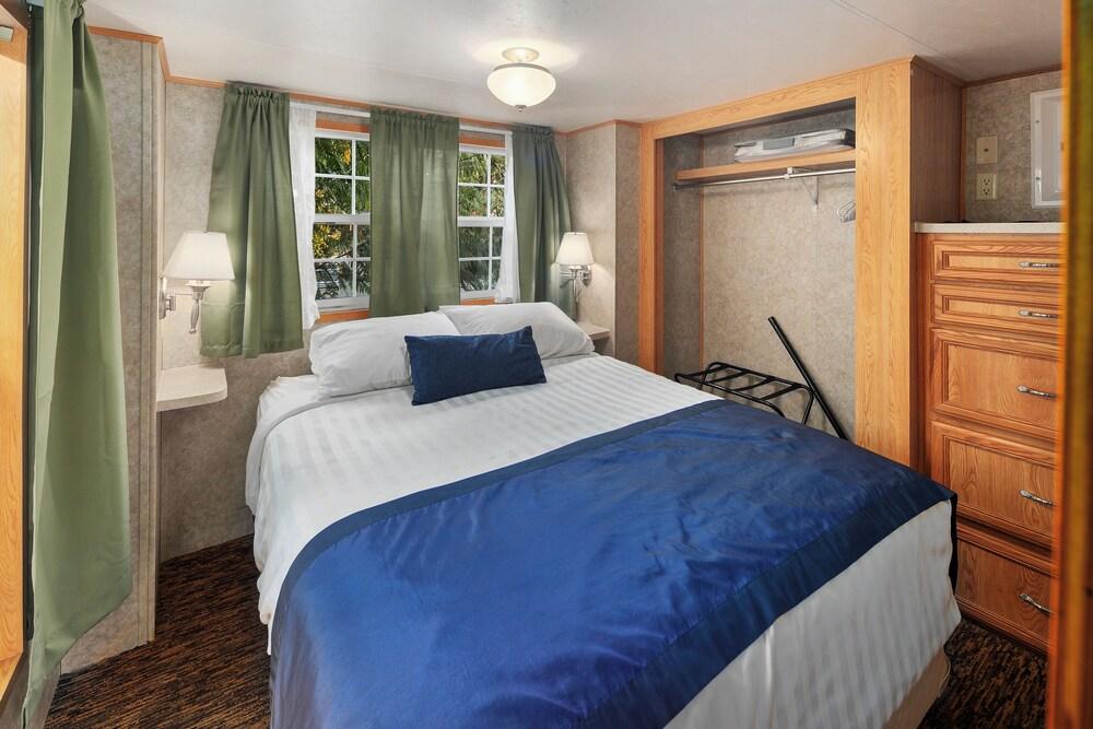 Robinhood Village Resort photo 9