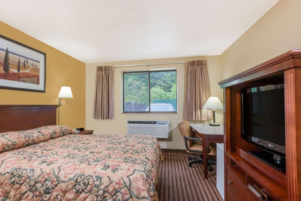 Super 8 by Wyndham La Vale/Cumberland Area photo 9
