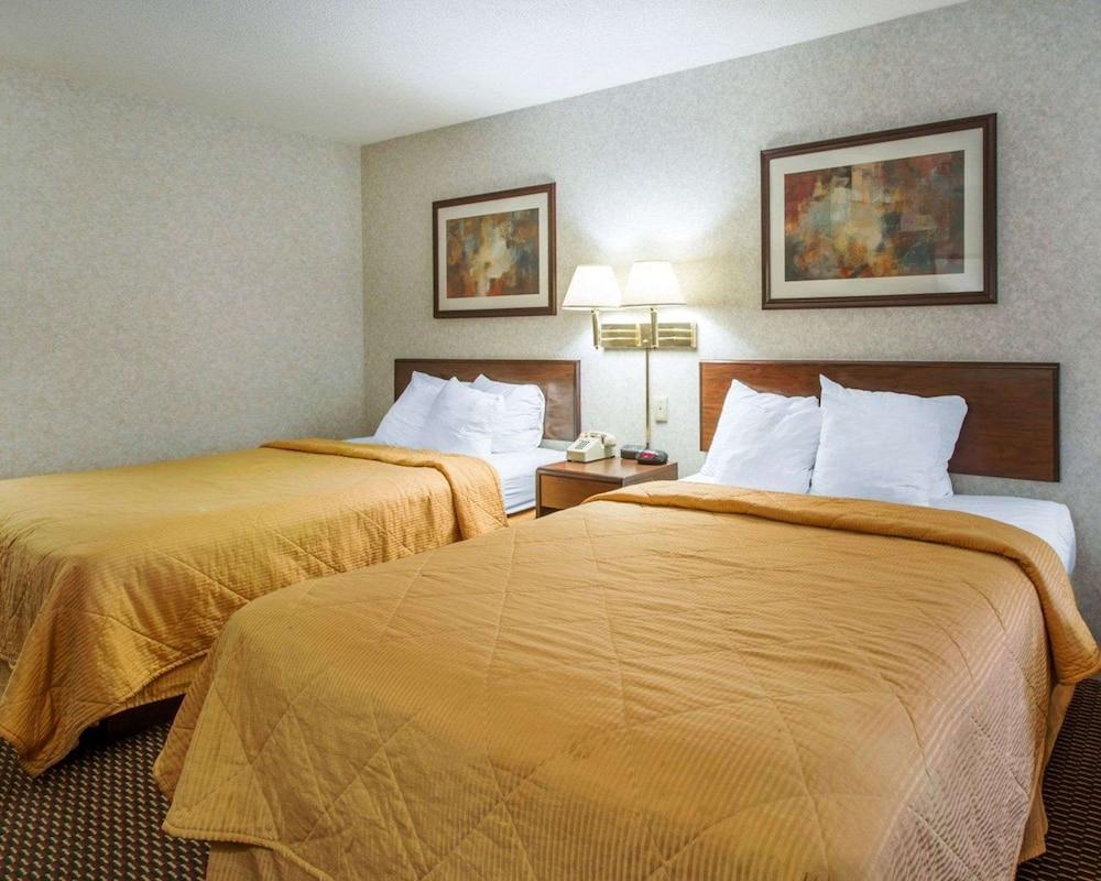 Econo Lodge Troy photo 38