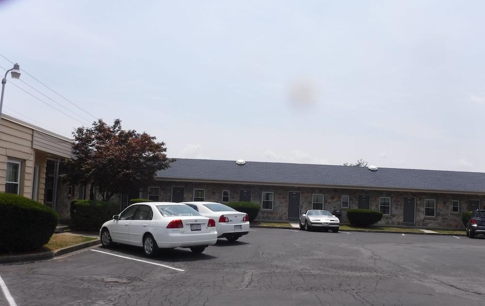 Blue Ridge Motel photo 7
