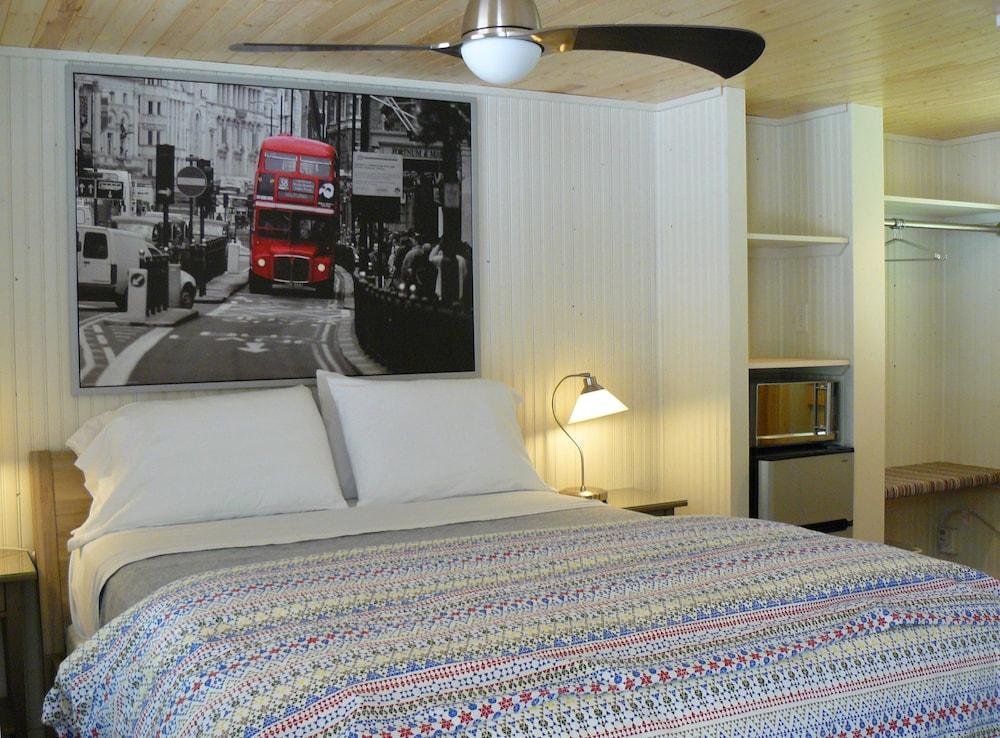 The Saugatuck Retro Resort Motel photo 22
