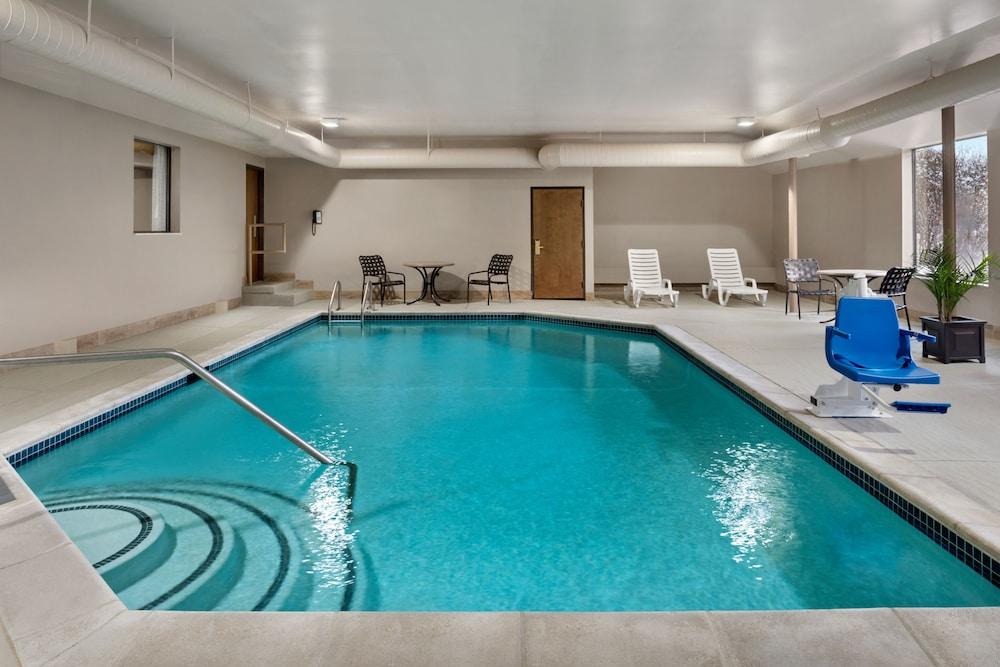 Baymont by Wyndham Belleville Airport Area photo 29