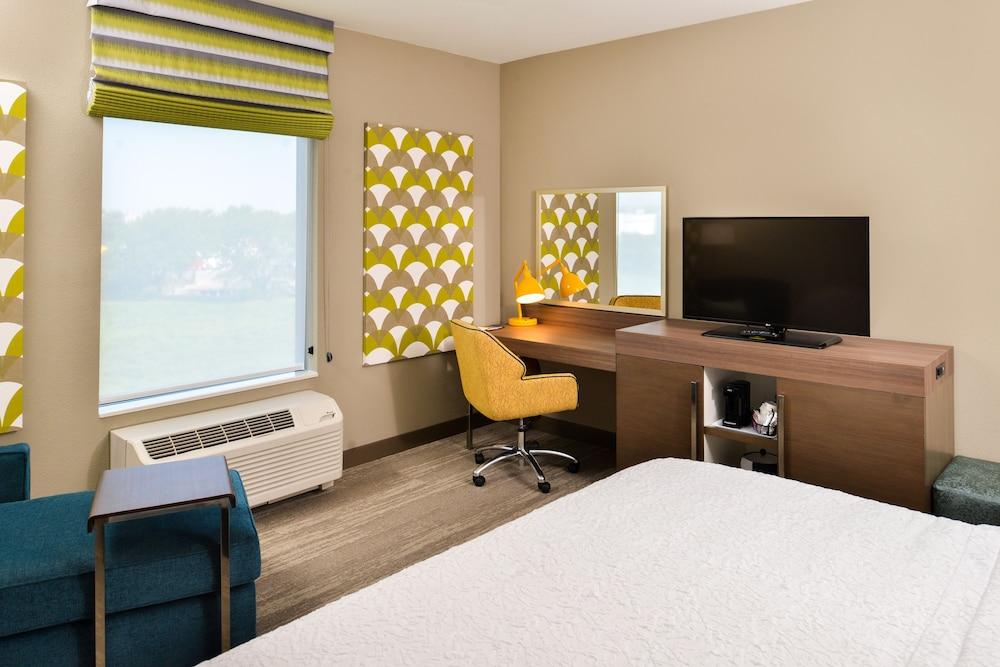 Hampton Inn Omaha Airport photo 14