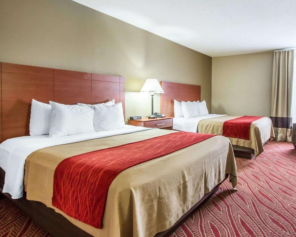 Comfort Inn Poplar Bluff North photo 13
