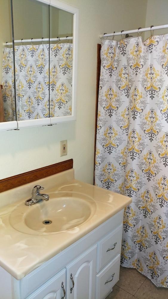 Bird Creek Motel photo 23
