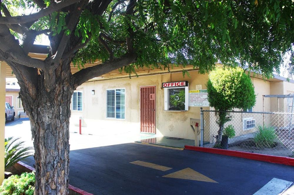 Royla Motel photo 22