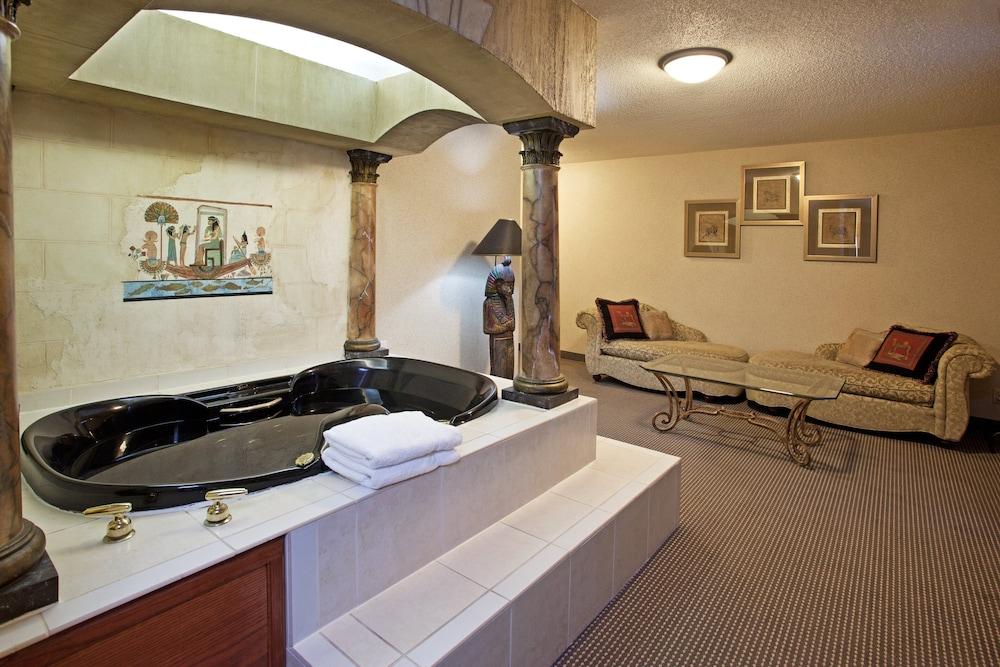 Holiday Inn Express Hotel & Suites Belleville by IHG photo 52
