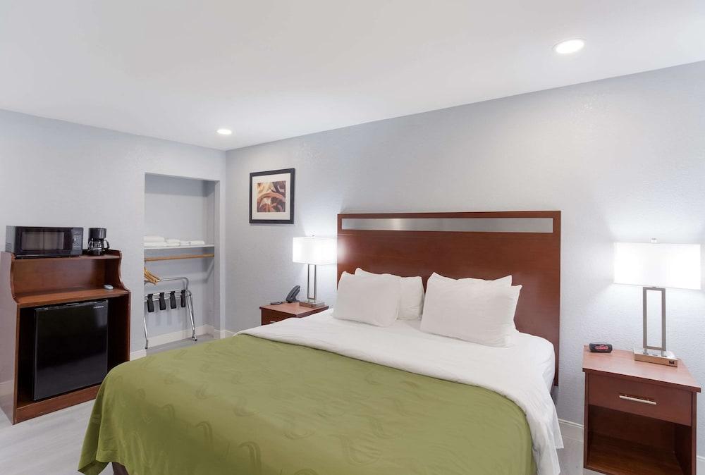 Quality Inn Redding near I-5 photo 4