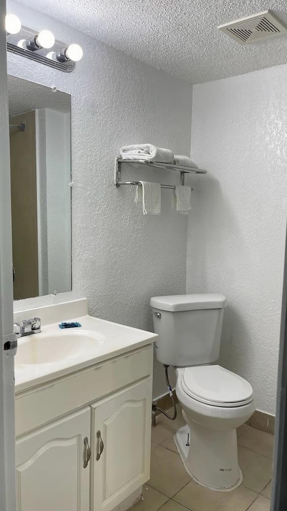 Apm Inn and Suite photo 36
