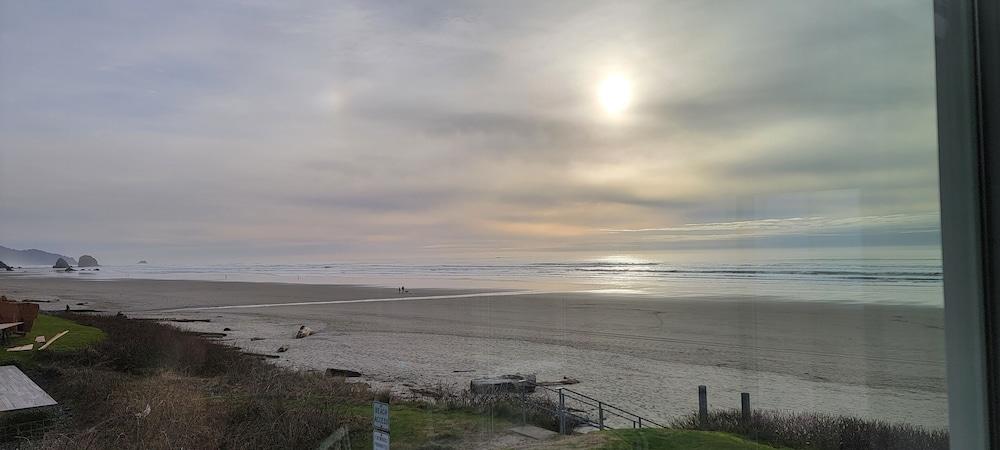 Sea Sprite at Haystack Rock photo 28