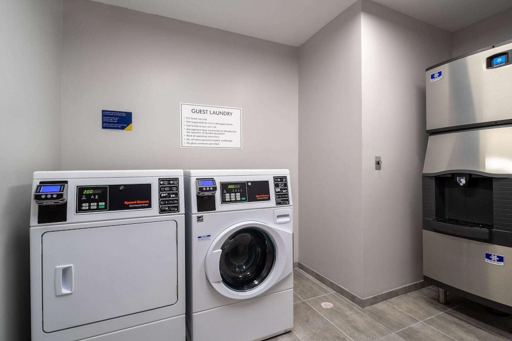 Microtel Inn & Suites by Wyndham Winchester photo 24