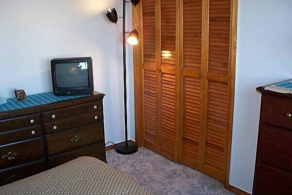 Aquarius Arms Motel photo 5
