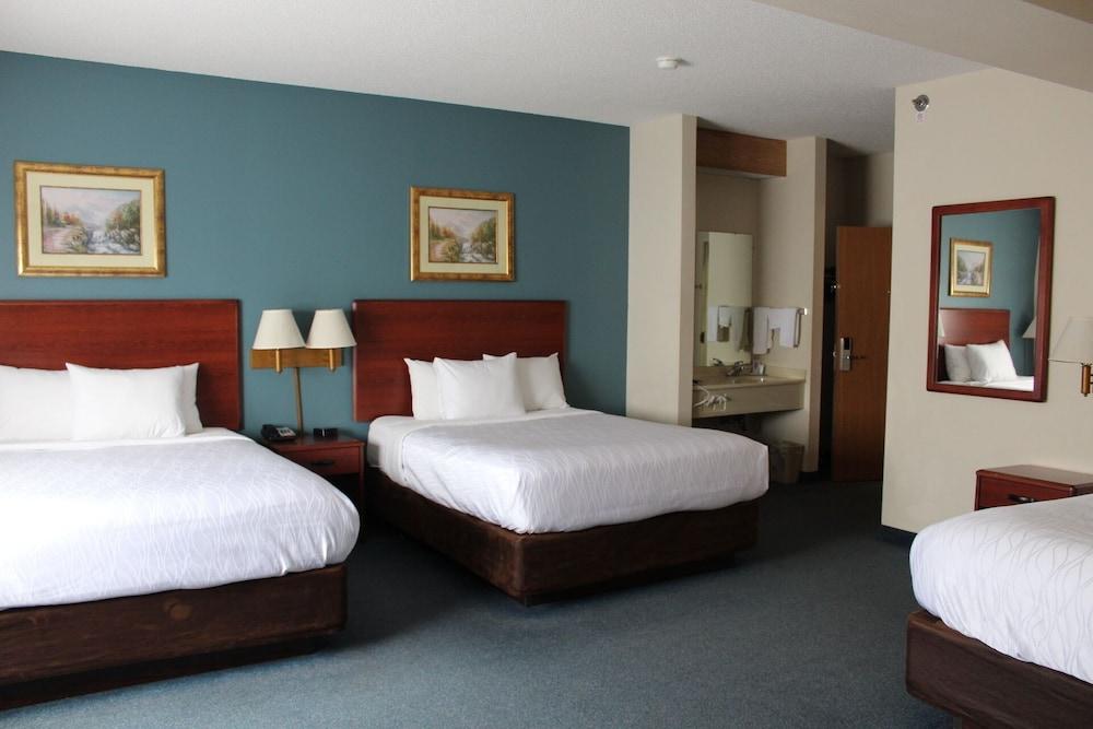 Reston Inn & Suites photo 32