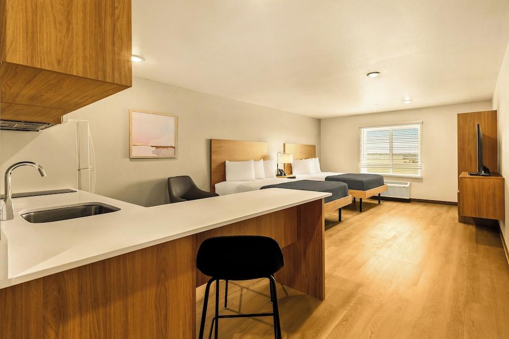 LivAway Suites Phoenix-Tolleson photo 25