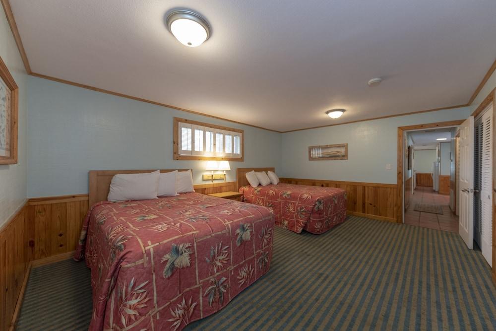 Pelican Bay Resort photo 79
