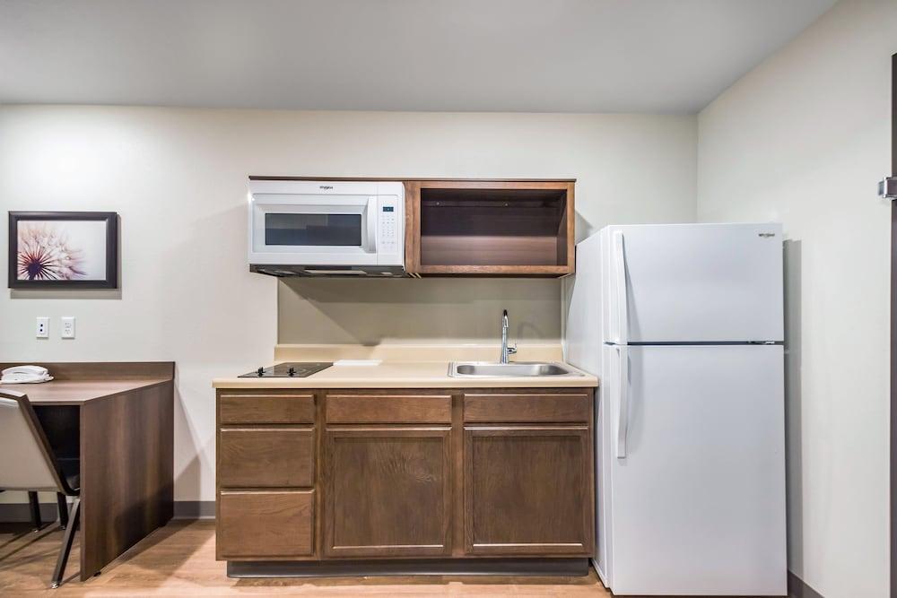 WoodSpring Suites Holland - Grand Rapids photo 15