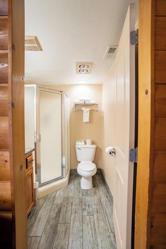 Petty Ranch Inn photo 42