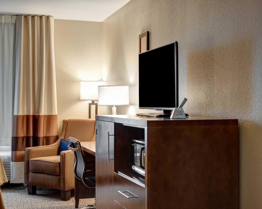 Comfort Inn & Suites Caldwell photo 9