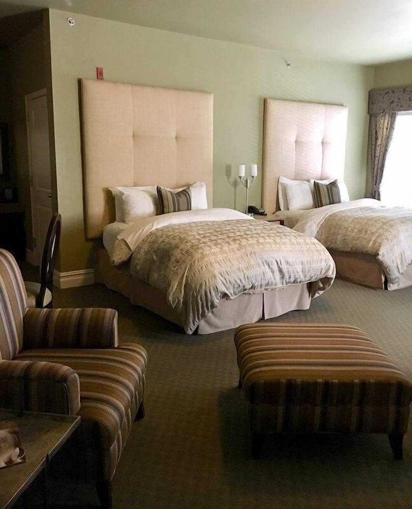 Blue Bay Inn photo 31