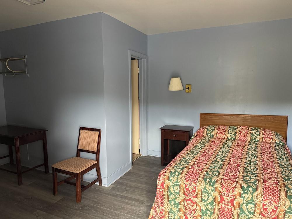Shady Grove Motel photo 13